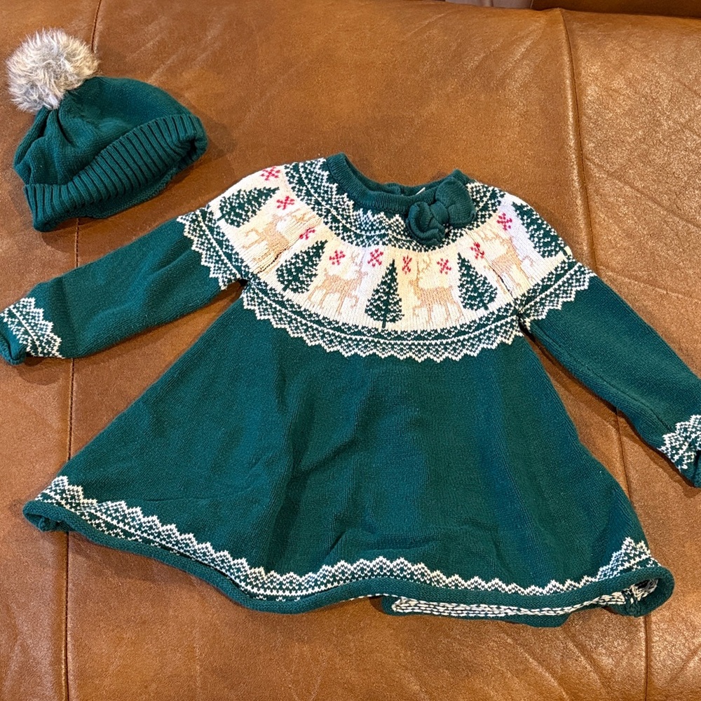 Tahari Green and White Knit Dress with Hat